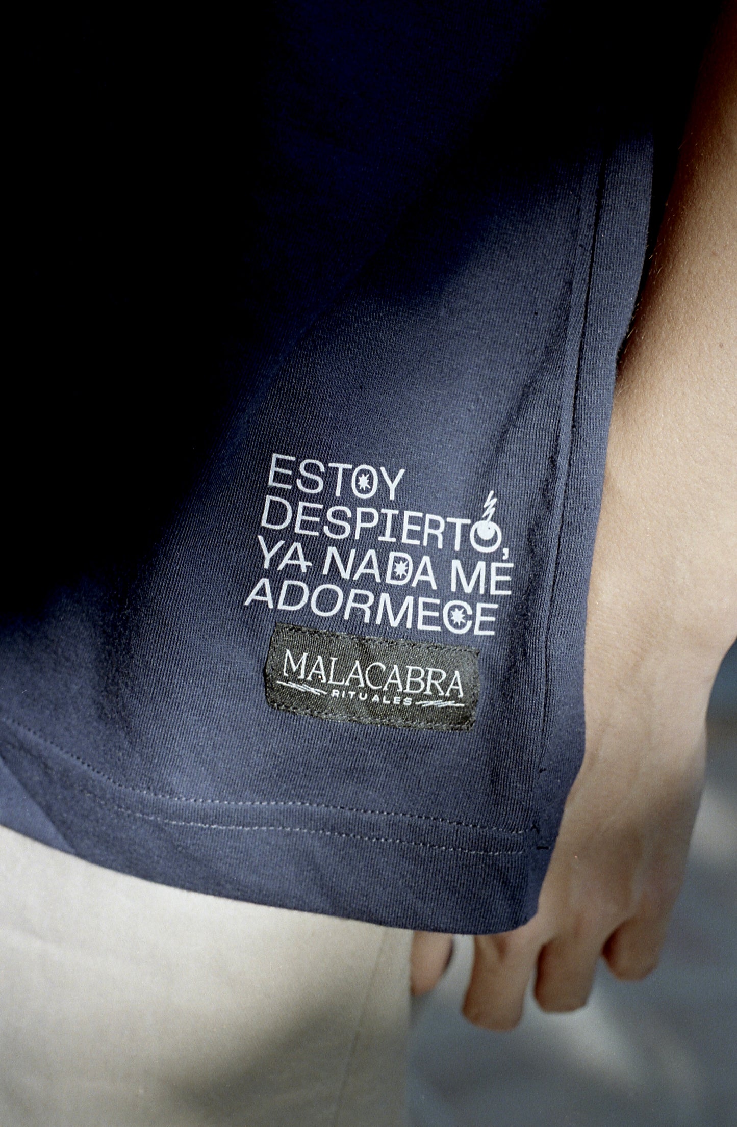 Blue Oversize "Estoy Despierto, ya nada me adormece"