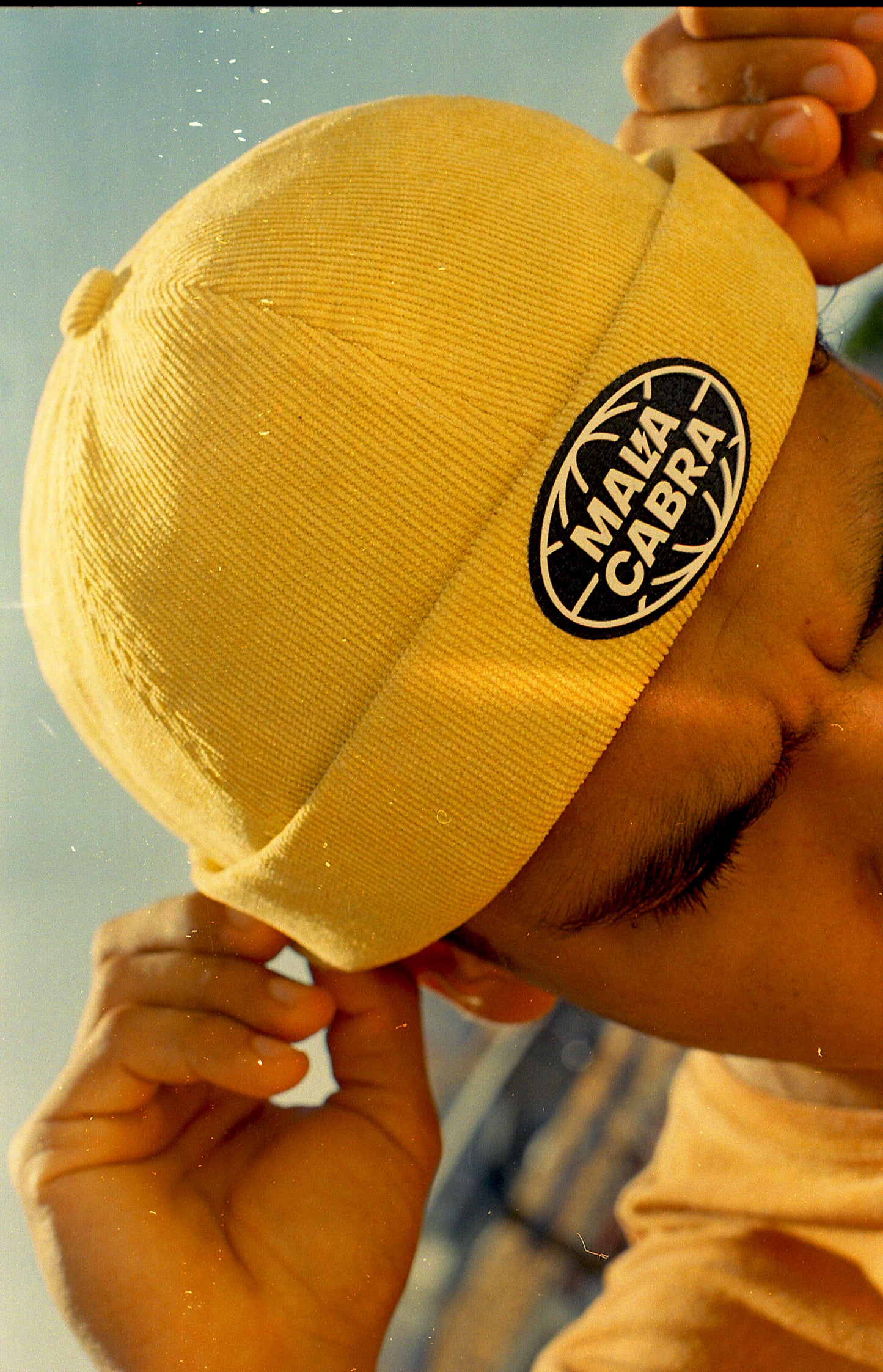 Mala Cabra World Wide Skull Cap, Mostaza