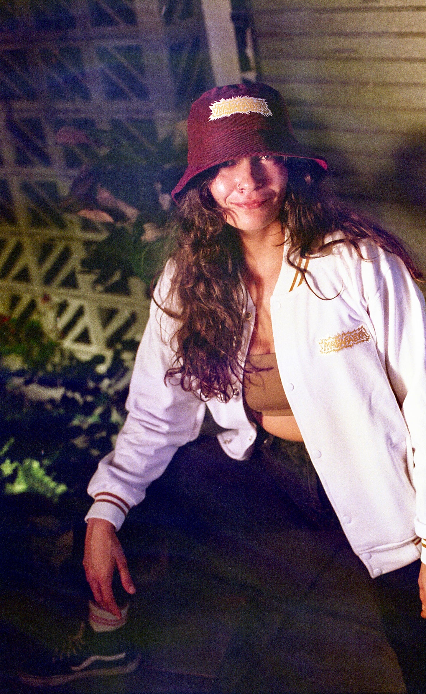 College Jacket/ Colección "Sensorialmente Despiertos", Dorada