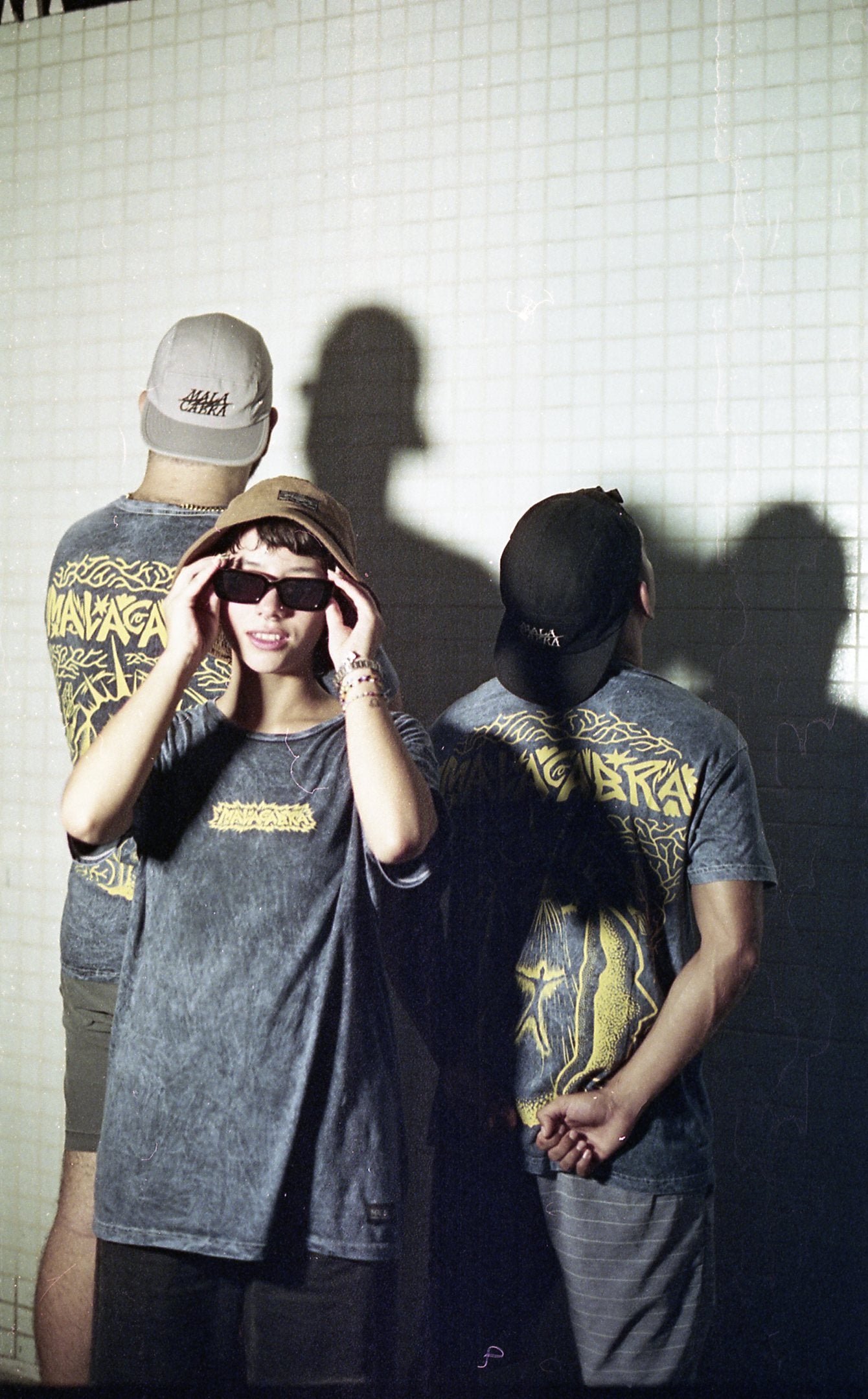 Playera Acid Wash "Sensorialmente Despiertos"/ Azul Marino