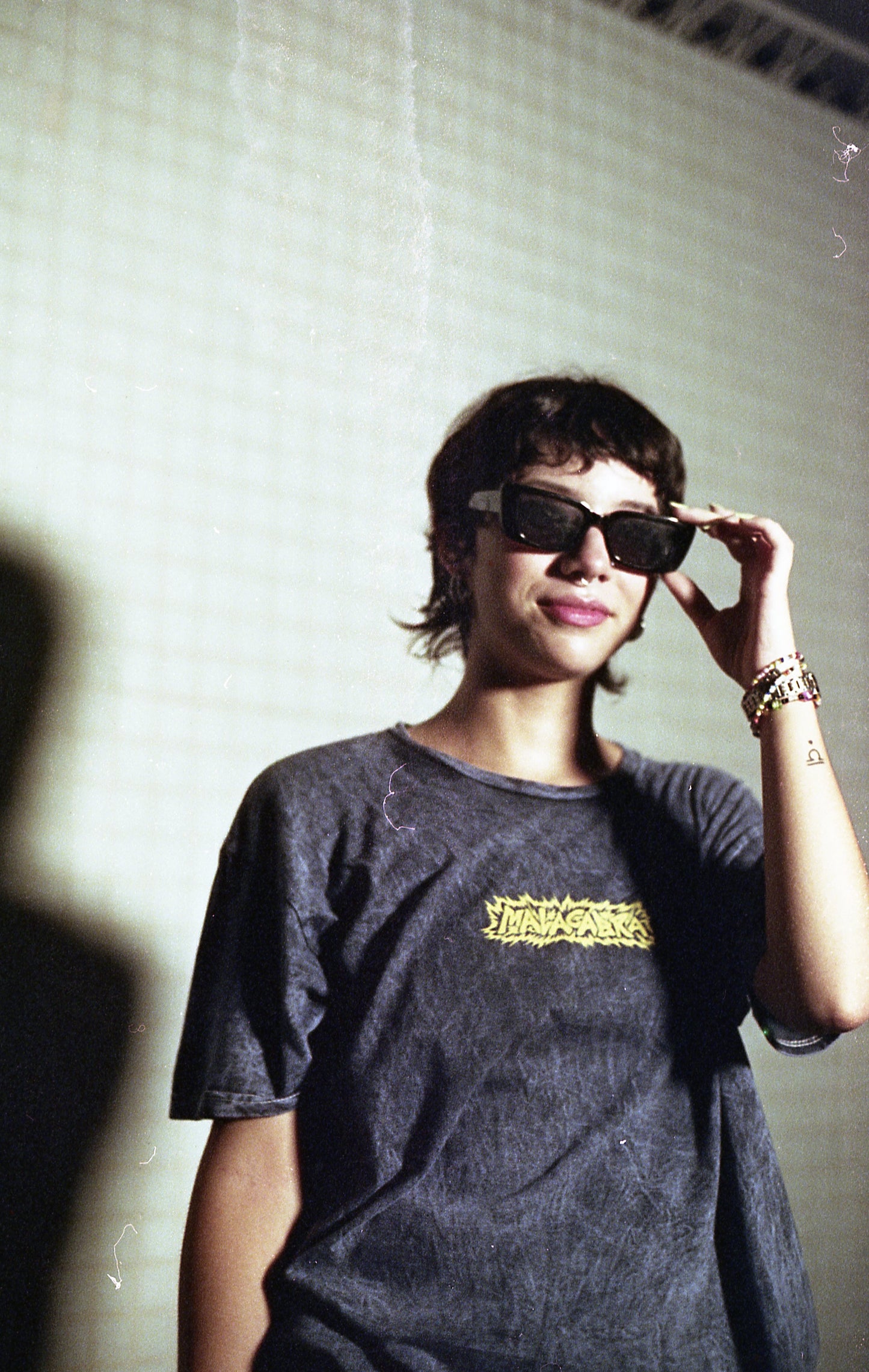 Playera Acid Wash "Sensorialmente Despiertos"/ Azul Marino