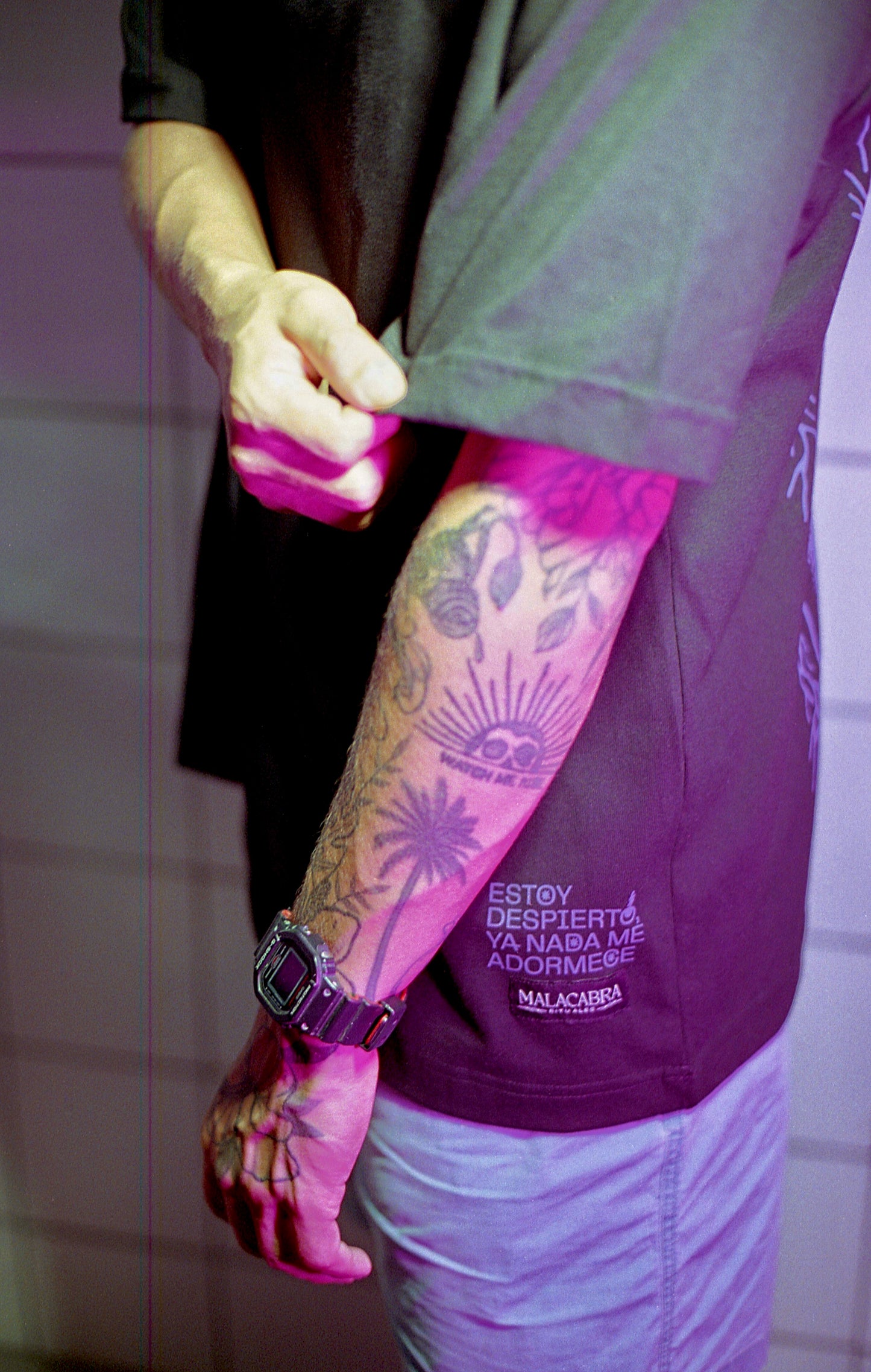 Black Oversize "Estoy Despierto, ya nada me adormece"