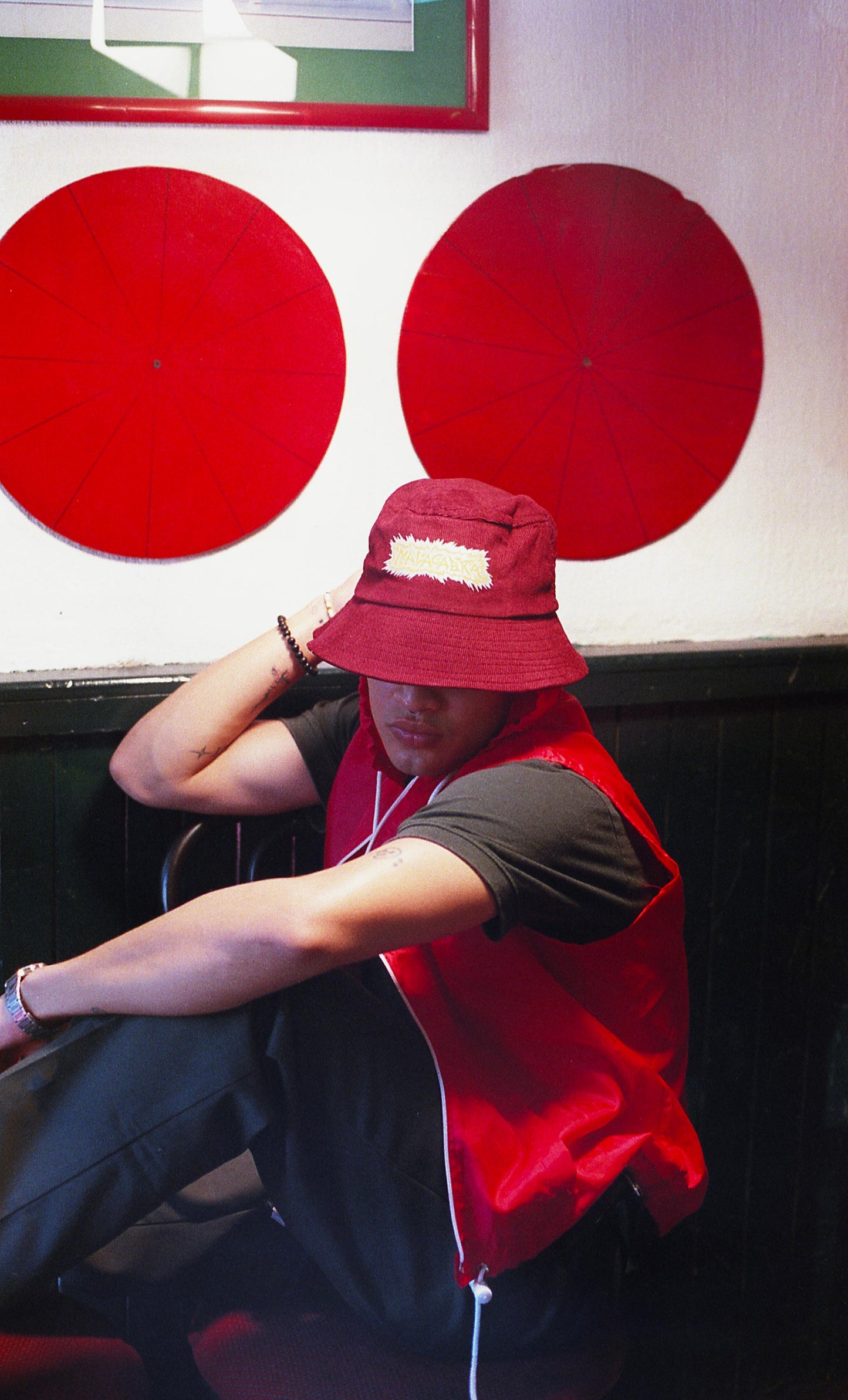 Bucket Hat Red Honey "Sensorialmente Despiertos"