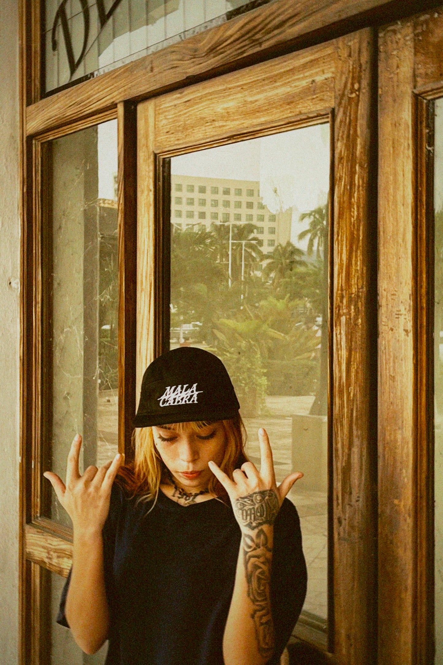 Five Panels Caps/ Mala Cabra Logo, Negra